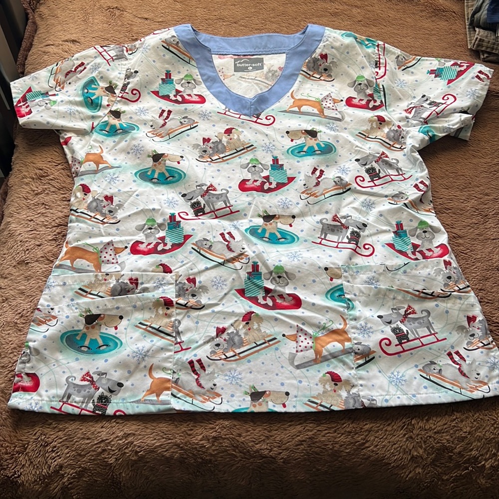 EUC scrub top Christmas theme
